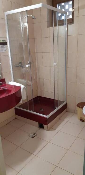 Фото номера Трехместный номер Отель Hotel Panoramic г. Рымнику-Вылча 6