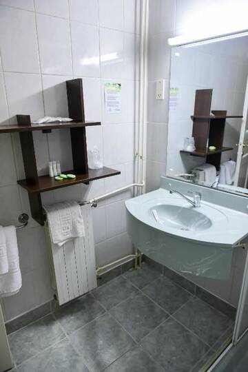 Фото номера Двухместный номер с 1 кроватью или 2 отдельными кроватями Отель Hotel Panoramic г. Рымнику-Вылча 13