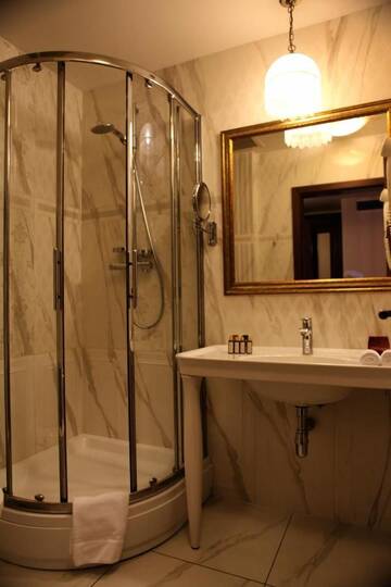 Фотографии Отель Simfonia Boutique Hotel г. Рымнику-Вылча (Румыния) №4 Фото Отель Simfonia Boutique Hotel г. Рымнику-Вылча 4