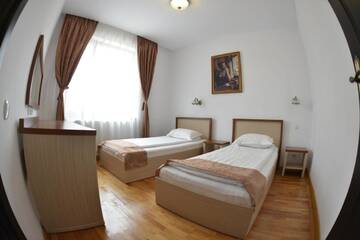 Фото номера Двухместный номер с 1 кроватью или 2 отдельными кроватями Отель Hotel Posada г. Рымнику-Вылча 10