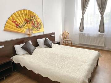 Фото номера Двухместный номер с 1 кроватью и общим туалетом Хостелы Hostel Valcea г. Рымнику-Вылча 20