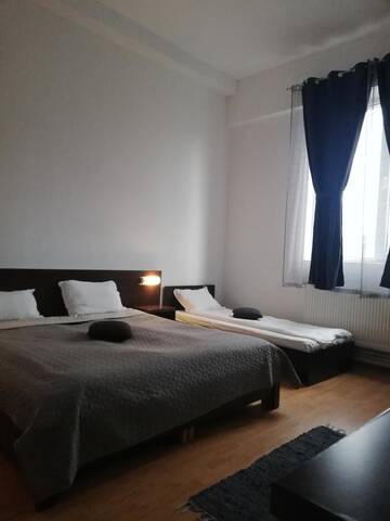 Фото номера Трехместный номер с общим туалетом Хостелы Hostel Valcea г. Рымнику-Вылча 7