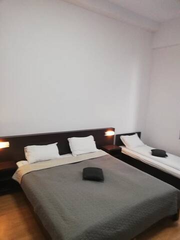 Фото номера Трехместный номер с общим туалетом Хостелы Hostel Valcea г. Рымнику-Вылча 5