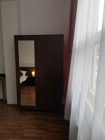 Фото номера Люкс с 2 спальнями Хостелы Hostel Valcea г. Рымнику-Вылча 7