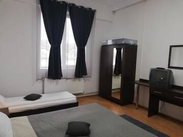 Фото номера Трехместный номер с общим туалетом Хостелы Hostel Valcea г. Рымнику-Вылча 8