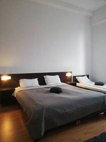 Фото номера Трехместный номер с общим туалетом Хостелы Hostel Valcea г. Рымнику-Вылча 6