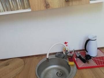 Фото номера Двухместный номер с 1 кроватью и общим туалетом Хостелы Hostel Valcea г. Рымнику-Вылча 38