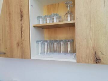 Фото номера Двухместный номер с 1 кроватью и общим туалетом Хостелы Hostel Valcea г. Рымнику-Вылча 37