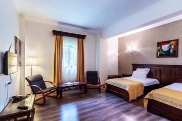 Фотографии Отель Grand Hotel Sofianu г. Рымнику-Вылча (Румыния) №2 Фото Отель Grand Hotel Sofianu г. Рымнику-Вылча 2
