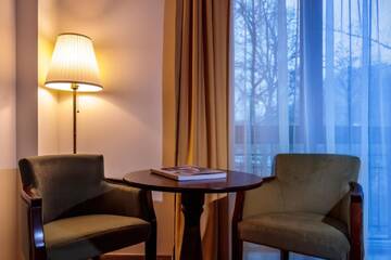 Фото номера Полулюкс Делюкс Отель Grand Hotel Sofianu г. Рымнику-Вылча 4