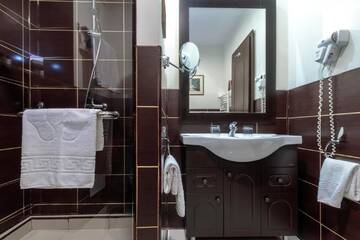 Фото номера Полулюкс Делюкс Отель Grand Hotel Sofianu г. Рымнику-Вылча 5