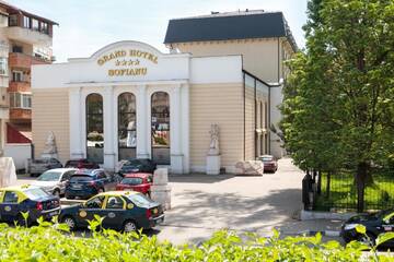 Фотографии Отель Grand Hotel Sofianu г. Рымнику-Вылча (Румыния) №3 Фото Отель Grand Hotel Sofianu г. Рымнику-Вылча 3